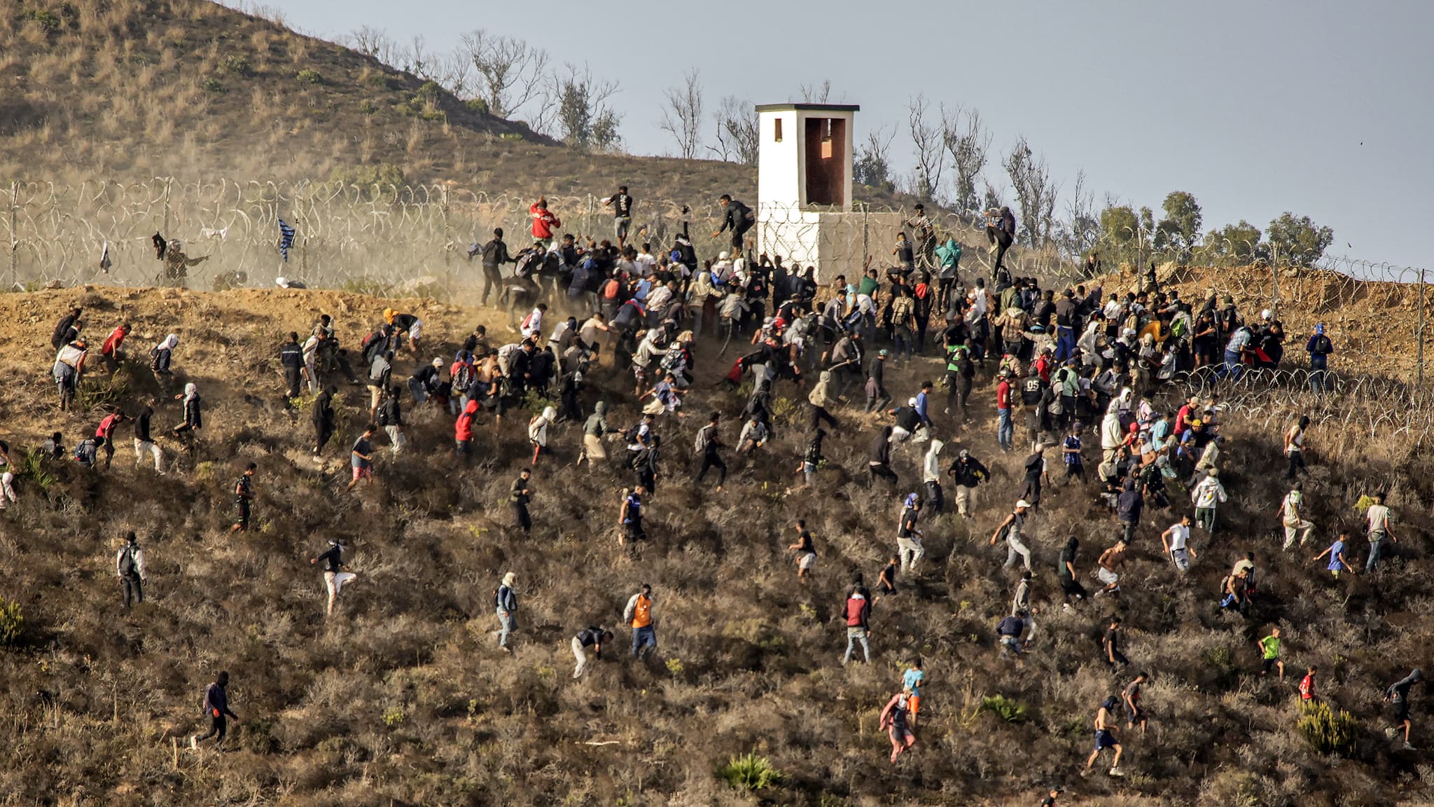 Maroc : Les forces de l'ordre bloquent des centaines de candidats à l'émigration irrégulière vers Ceuta