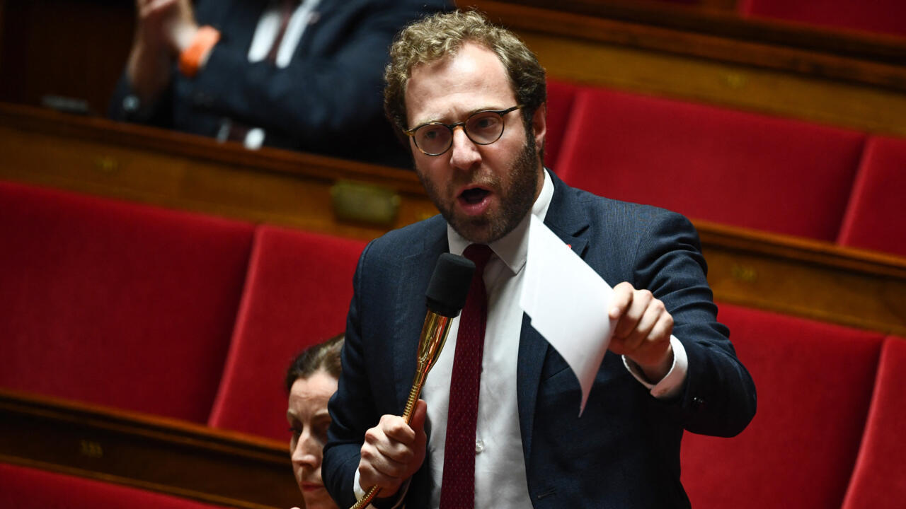 Nouveau gouvernement en France: Antoine Armand et Laurent Saint-Martin, deux trentenaires macronistes à Bercy