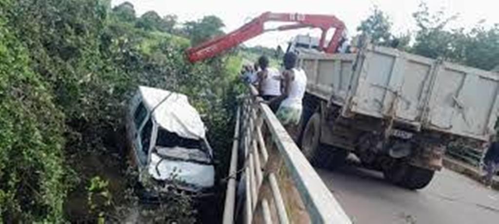 Guinée: 13 passagers d'un minibus, dont 6 enfants, tués dans un accident