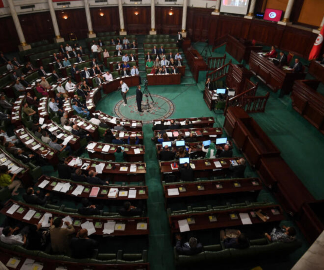 Présidentielle en Tunisie: des professeurs de droit s’insurgent contre un amendement à la loi électorale