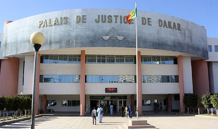 Tribunal de Dakar : Fatma Ngom condamné a 2 mois de prison ferme après avoir assené à coup de pilon sa colocataire