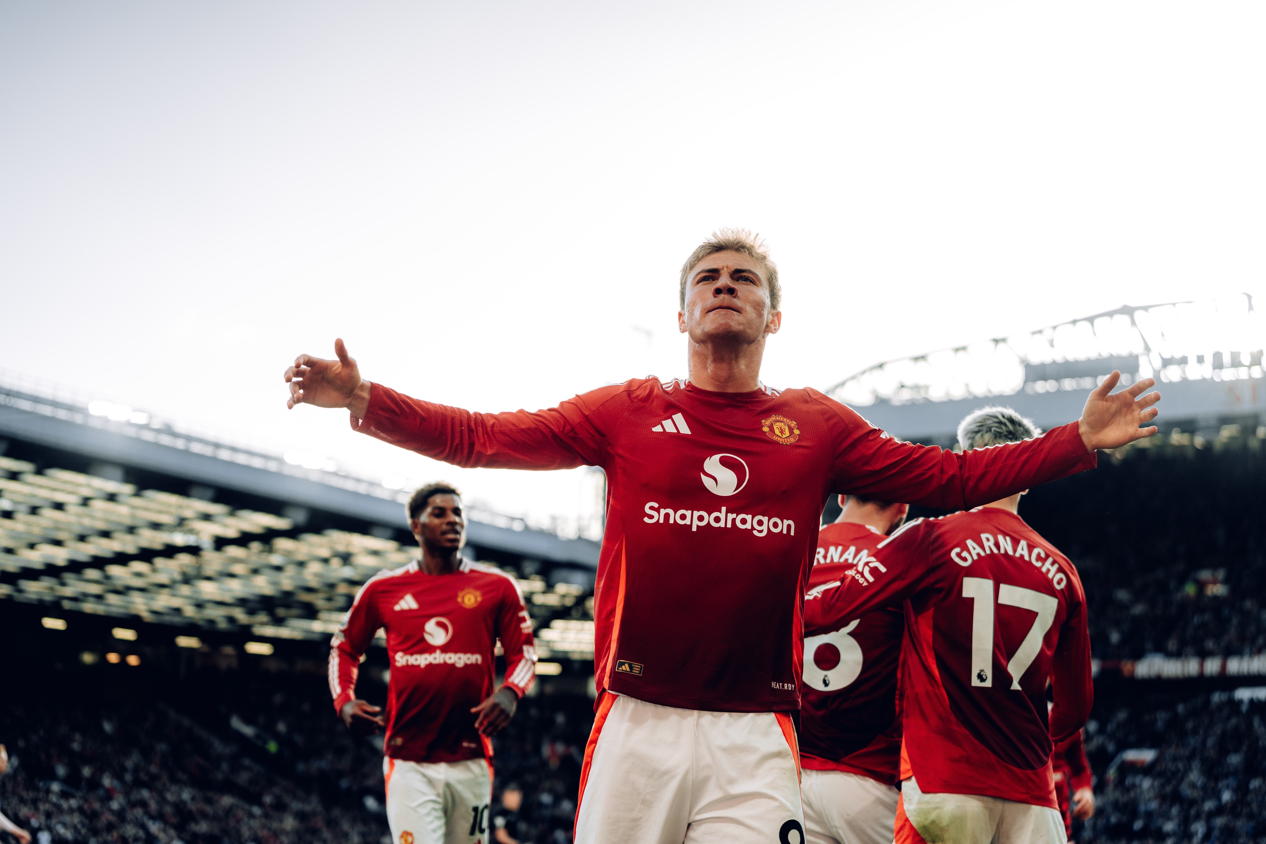 PL : Manchester United renoue enfin avec la victoire, Aston Villa confirme, Brighton surprend Newcastle