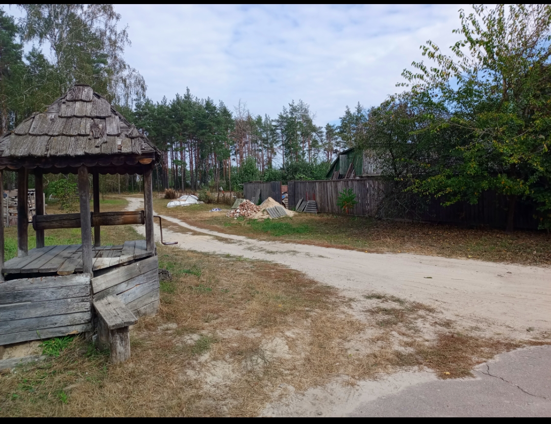 Village Yadhine, la route qui mène vers l'école