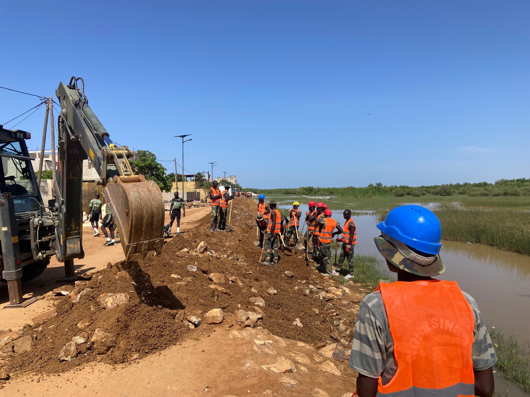 Saint-Louis : une digue en construction à Darou pour une protection contre les inondations 