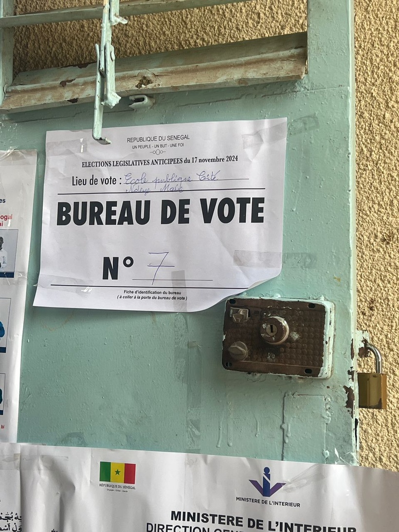 #Législatives2024 : une dame fait un malaise à l'école Ndèye Marie (Mbao)