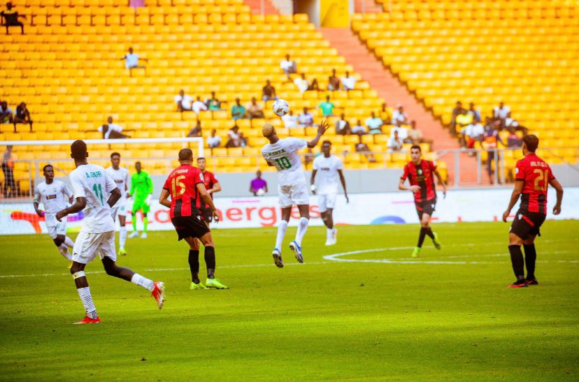 Coupe de la CAF : le Jaraaf et l’USM Alger se séparent sur un score vierge à Diamniadio