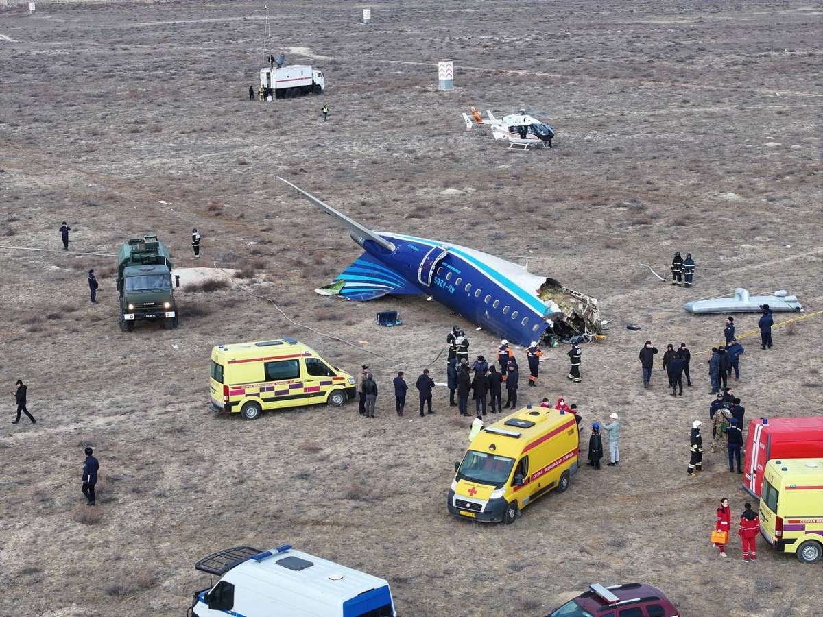 Kazakhstan: un avion d’Azerbaïdjan Airlines s’écrase à l'Ouest, au moins 24 personnes y survivent, selon le gouvernement