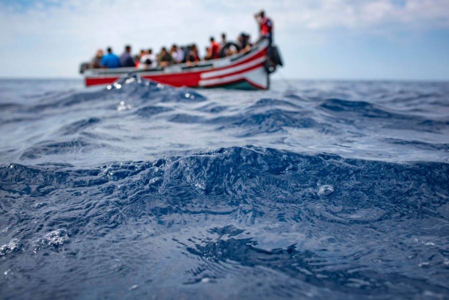 Îles Canaries : La première pirogue de 2025 atteint Tenerife, avec 60 migrants à bord, dont deux morts