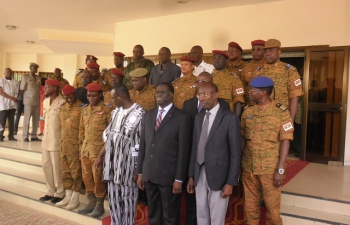 reforme de l'armée burkinabé: Le président de la transition Kafando installe une commission présidée par le Col-major Alassane Moné