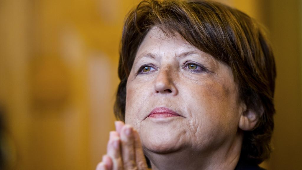 Tribune d'Aubry: Matignon tempère, Hollande reste muet