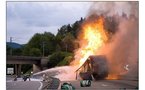 Insolite: Un camion en feu file à la caserne des sapeurs pompiers de Malick Sy