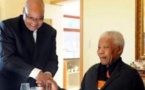 Afrique du Sud: Mandela "réagit mieux" au traitement, selon Zuma