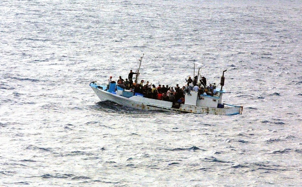 Comores: émotion et accusations après le naufrage d’un bateau de migrants ayant fait au moins 25 morts