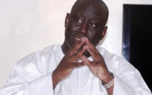 Démission d’Aliou Sall : le journaliste Adama Gaye déplore une démission tardive et insuffisante pour clore le débat sur le pétrole»