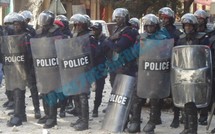 VIDEO &amp; PHOTOS: Sénégal: échauffourées entre policiers et opposants à Dakar