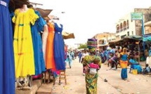 Marché HLM: les commerçants refusent de payer la taxe municipale et menacent de prendre les pirogues