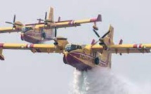 La France envoie deux Canadair pour aider l'Algérie à lutter contre les flammes