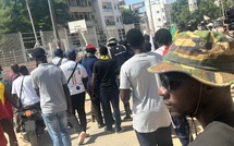 Baobab: Des militants et sympathisants de Sonko assiègent le quartier de Barthélémy Dias