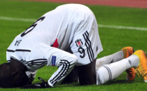 ​Après son horrible blessure, les messages de soutien se multiplient pour Demba Ba