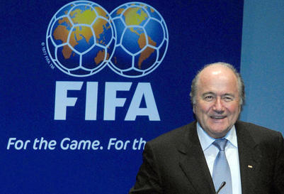 Arbitrage: Blatter envisage une aide technique